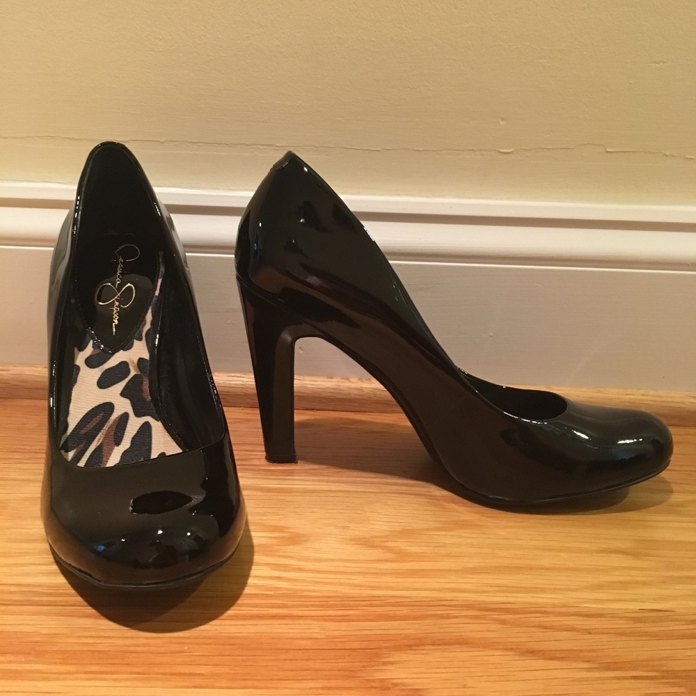Jessica Simpson Black Patent Pumps - Size 9